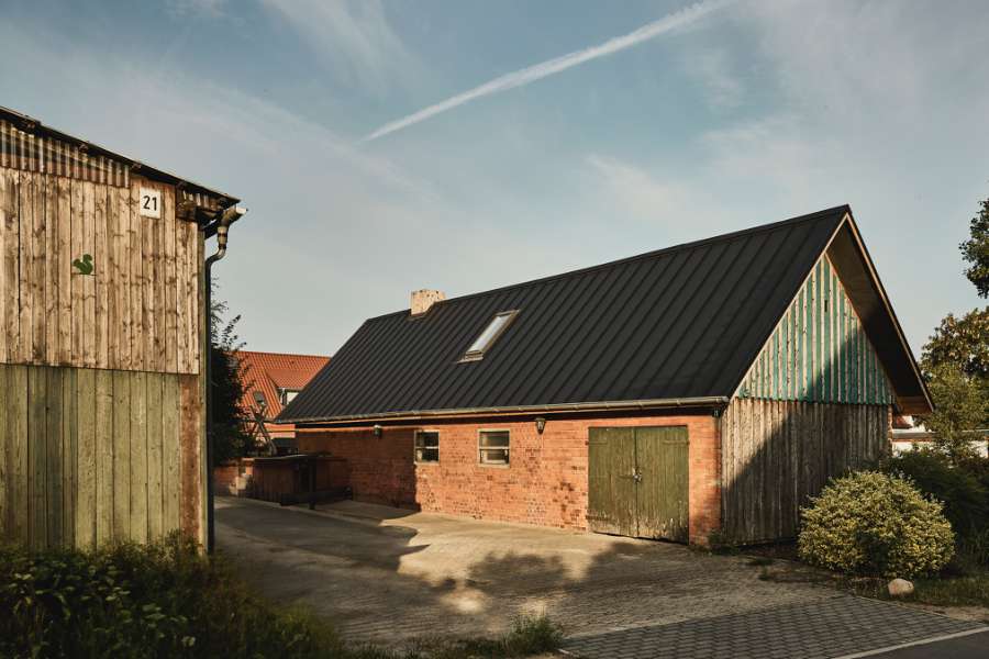 Steel roofing future-proofs this Gallows Hill residence, Galgenberg 21, 29356 Bröckel, Germany